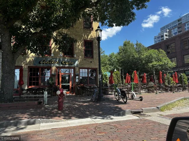 $319,000 | 521 2nd Street Southeast, Unit 410, Minneapolis, MN 55414