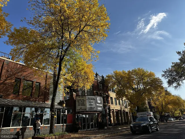 $319,000 | 521 2nd Street Southeast, Unit 410, Minneapolis, MN 55414