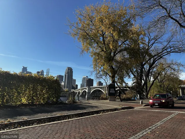 $319,000 | 521 2nd Street Southeast, Unit 410, Minneapolis, MN 55414