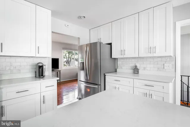 $939,900 | 2415 Jackson Parkway, Vienna, VA 22180