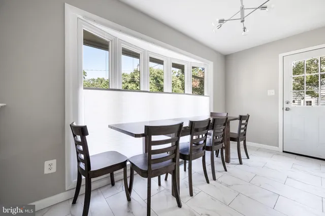 $939,900 | 2415 Jackson Parkway, Vienna, VA 22180