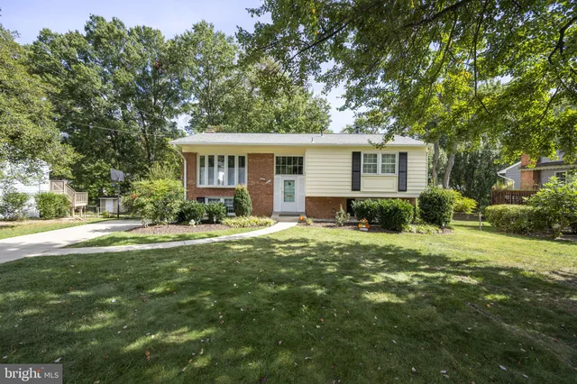 $939,900 | 2415 Jackson Parkway, Vienna, VA 22180