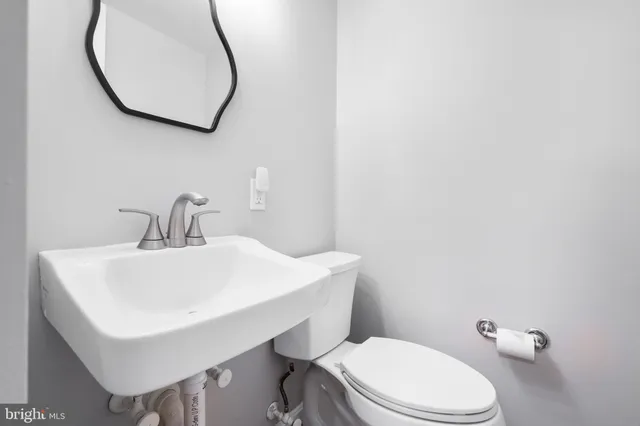 $939,900 | 2415 Jackson Parkway, Vienna, VA 22180