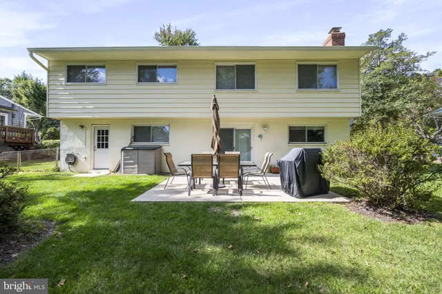 $939,900 | 2415 Jackson Parkway, Vienna, VA 22180