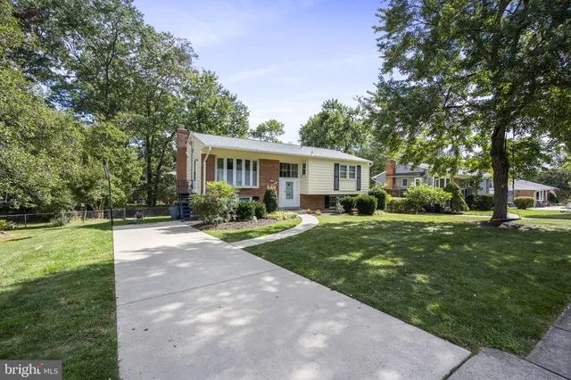 $939,900 | 2415 Jackson Parkway, Vienna, VA 22180