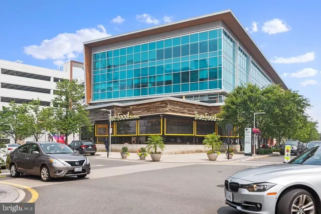 $939,900 | 2415 Jackson Parkway, Vienna, VA 22180