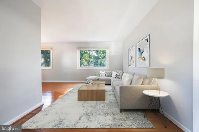 $939,900 | 2415 Jackson Parkway, Vienna, VA 22180