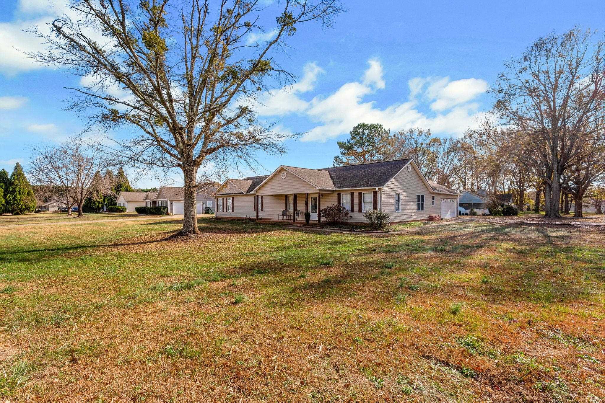 1185 Holly Springs Road Lyman, SC 29365 - Photo 2 of 33