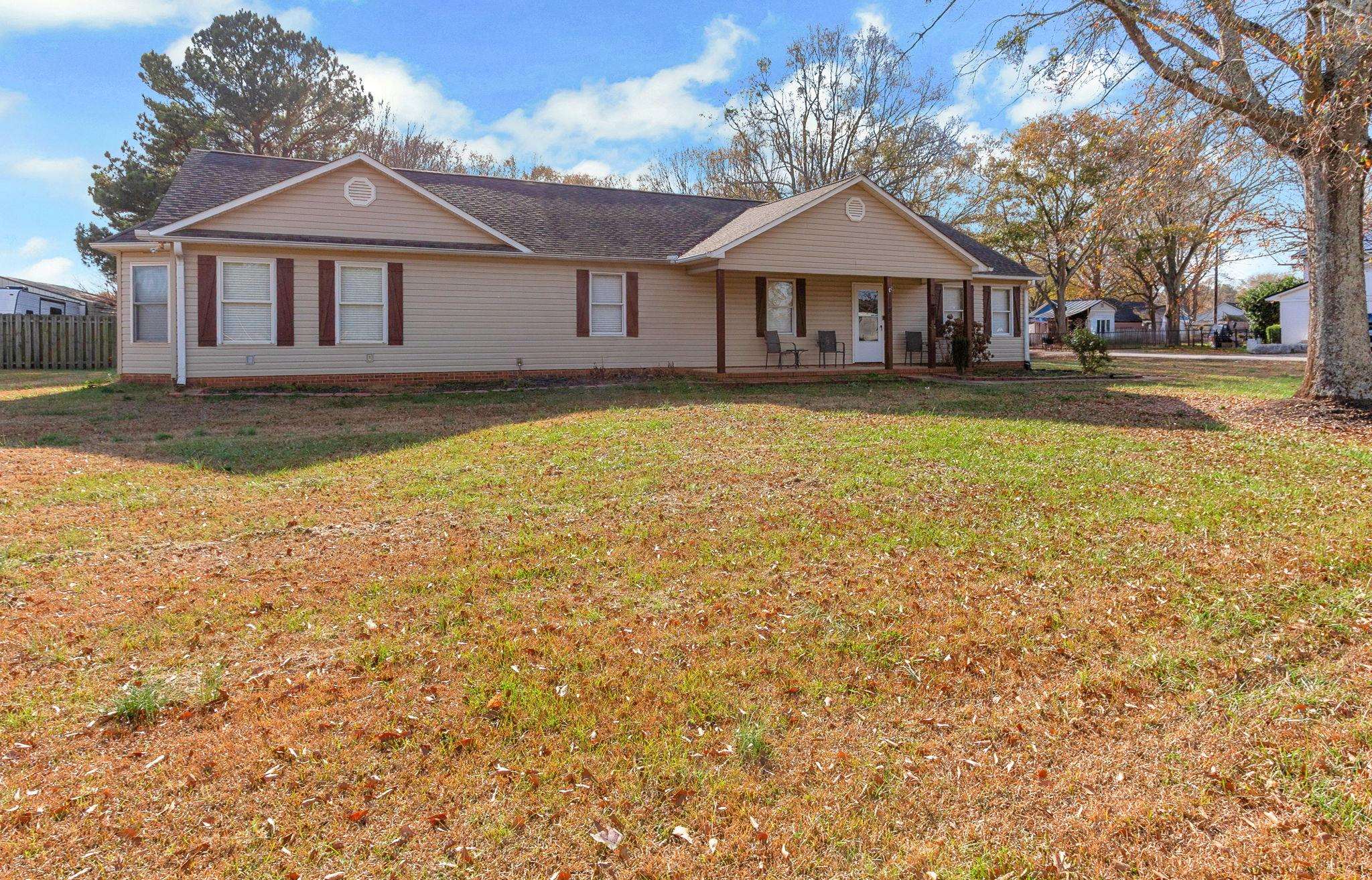 1185 Holly Springs Road Lyman, SC 29365 - Photo 3 of 33