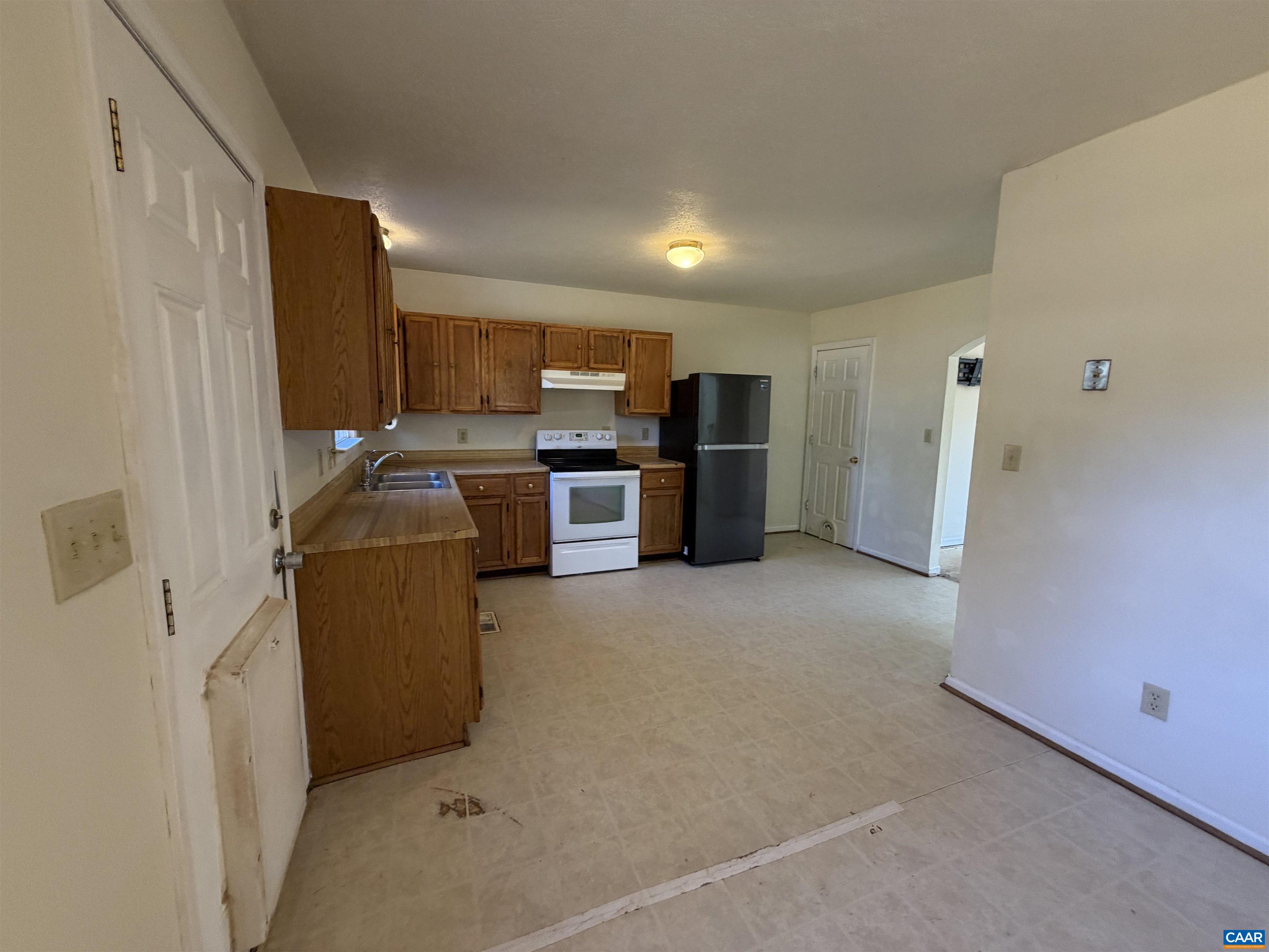 1453 Avon Street Charlottesville, VA 22902 - Photo 8 of 13