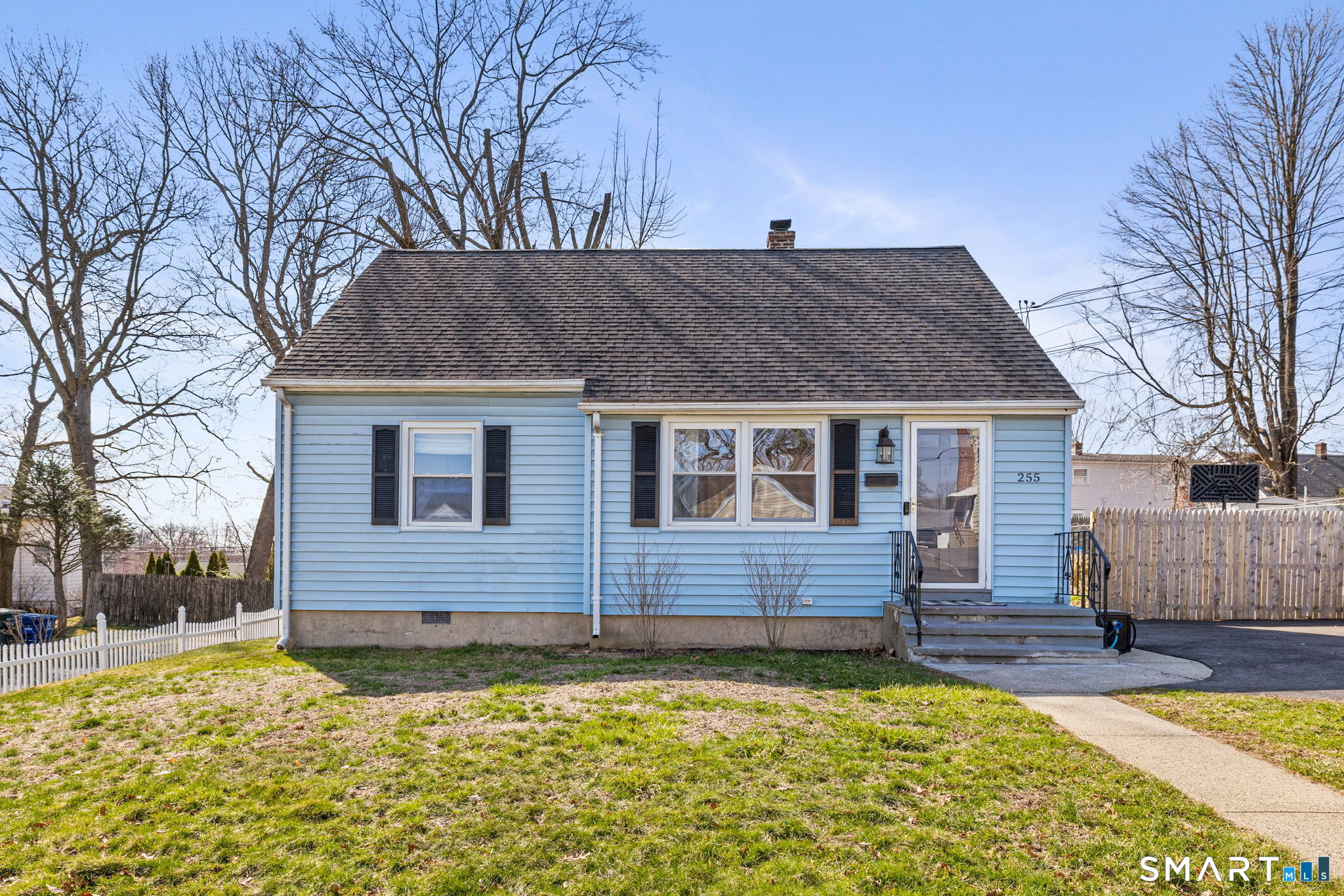 255 Ruth Street Bridgeport, CT 06606 - Photo 2 of 29