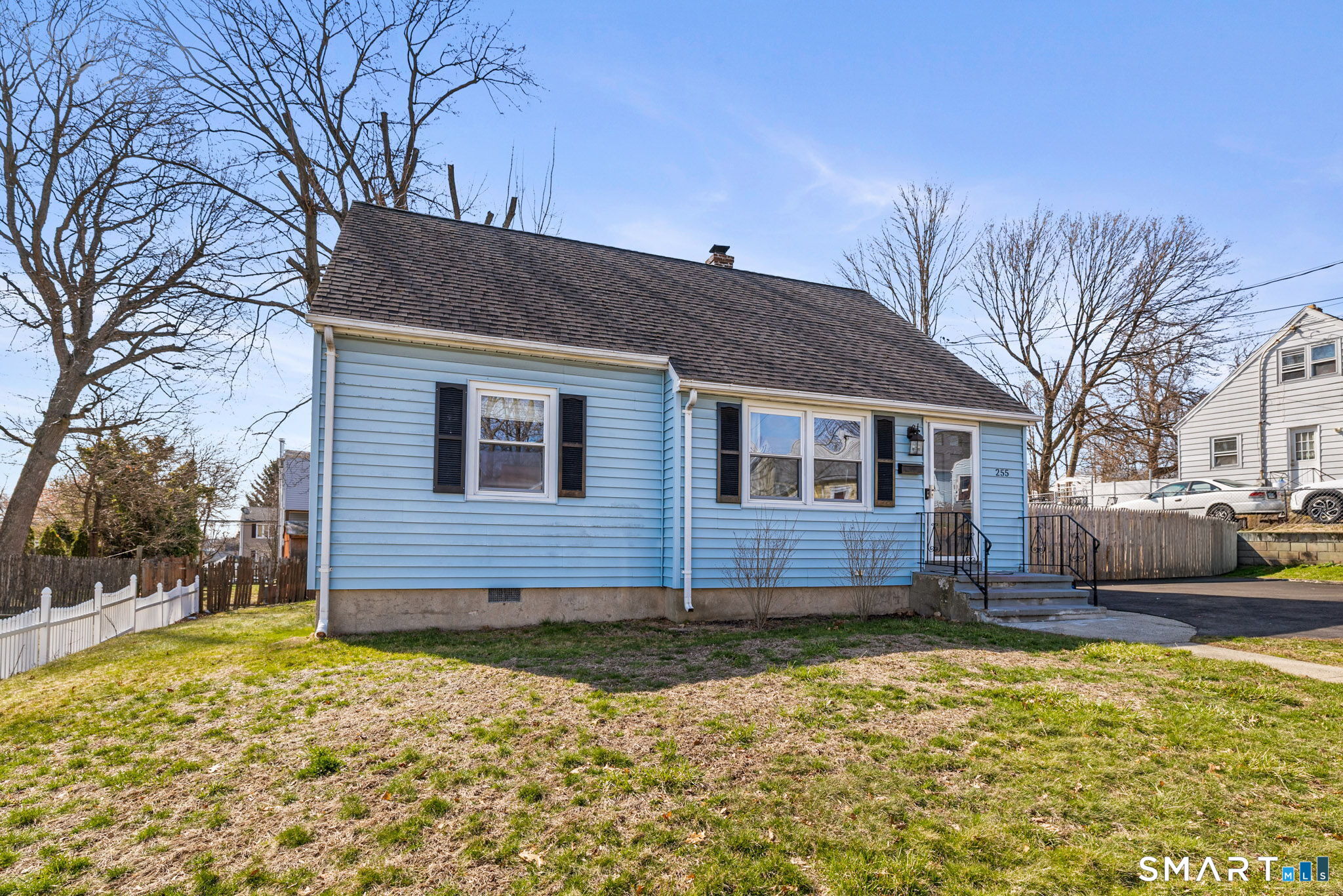 255 Ruth Street Bridgeport, CT 06606 - Photo 3 of 29