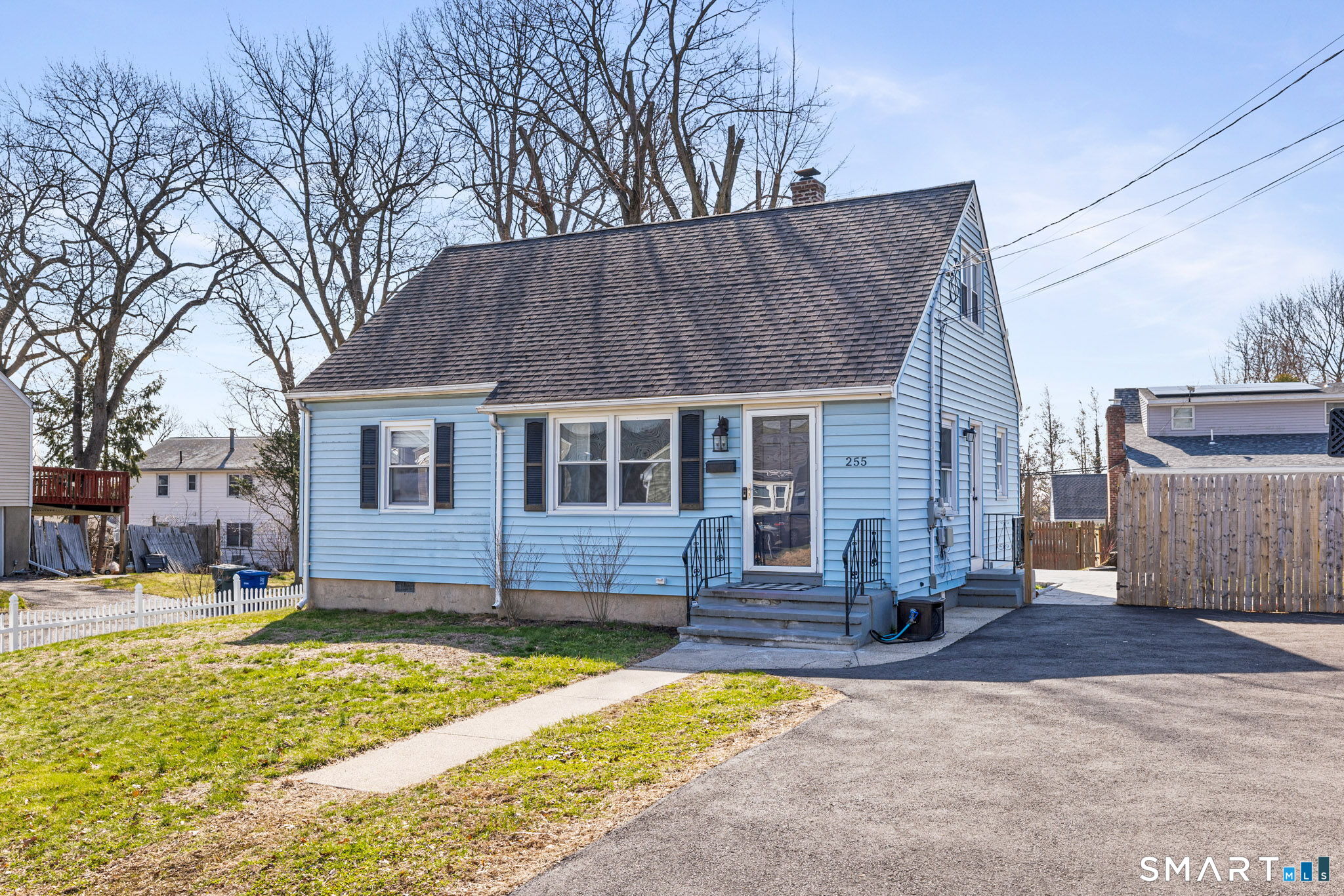 255 Ruth Street Bridgeport, CT 06606 - Photo 4 of 29