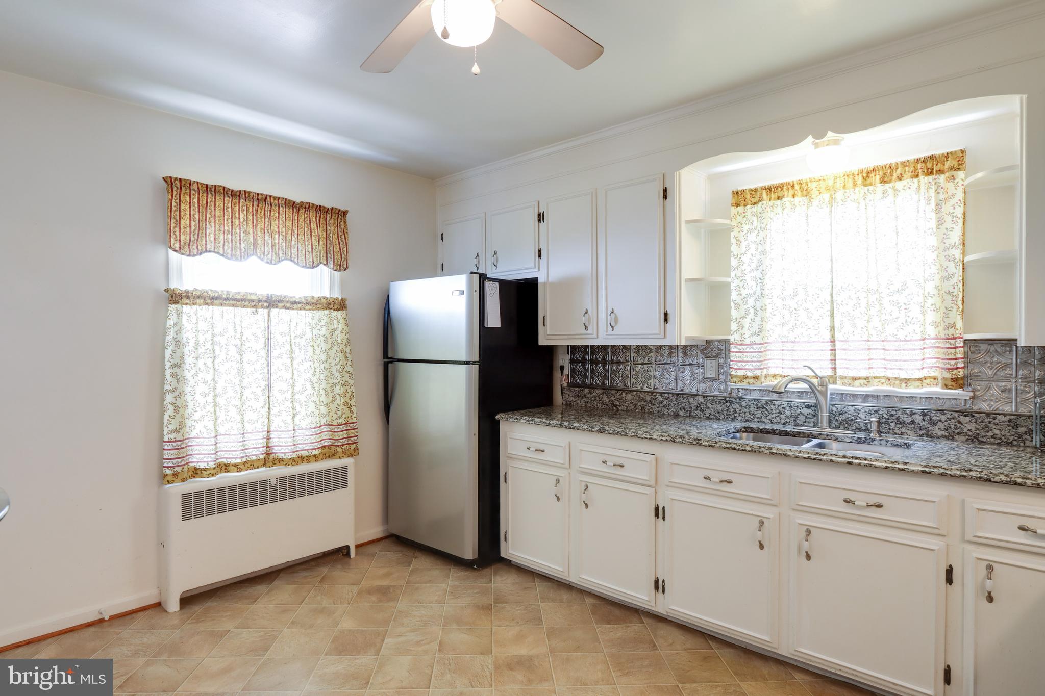 907 East Watersville Road Mount Airy, MD 21771 - Photo 5 of 45 Gallery Image 5
