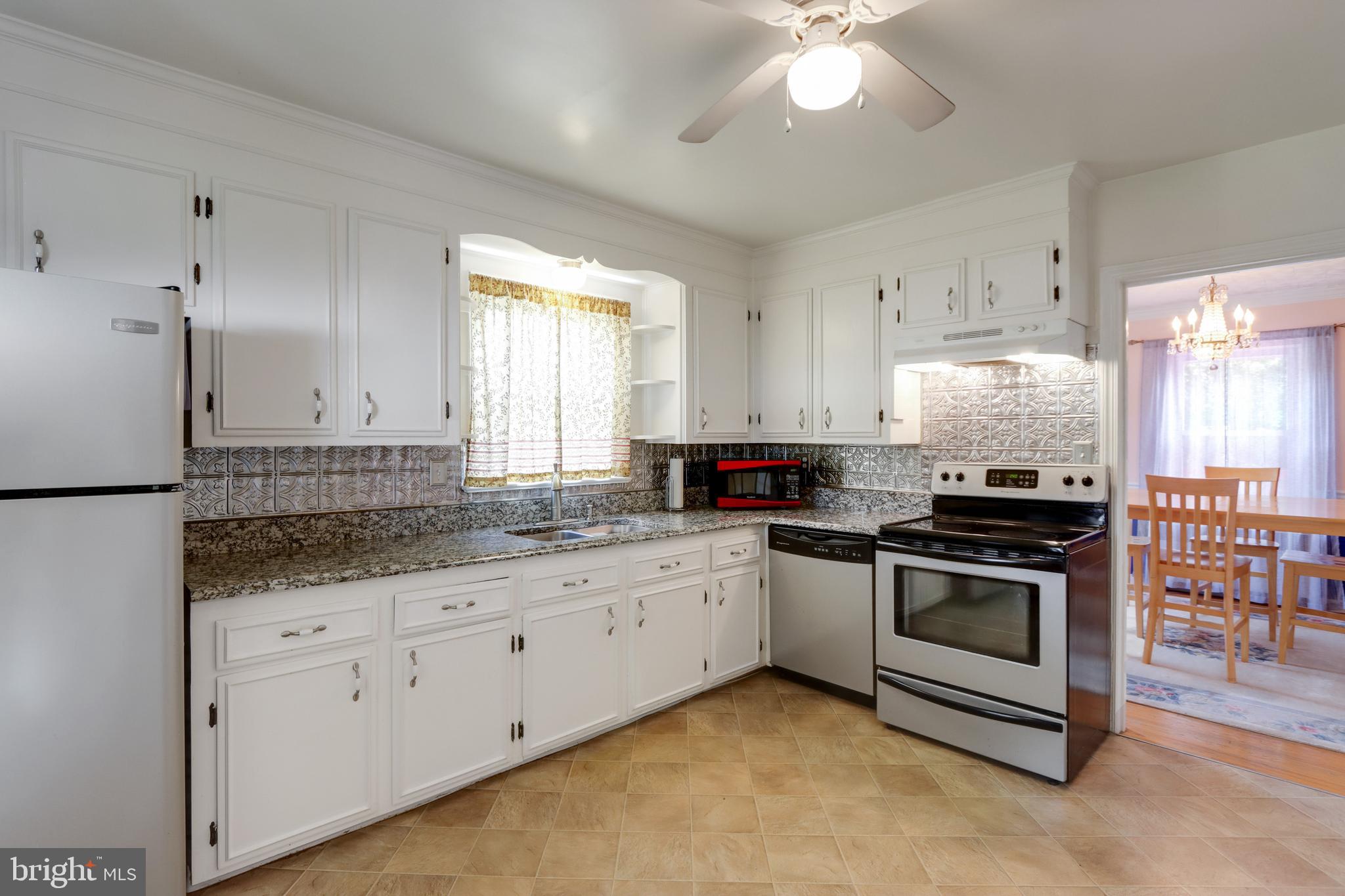 907 East Watersville Road Mount Airy, MD 21771 - Photo 6 of 45 Gallery Image 6