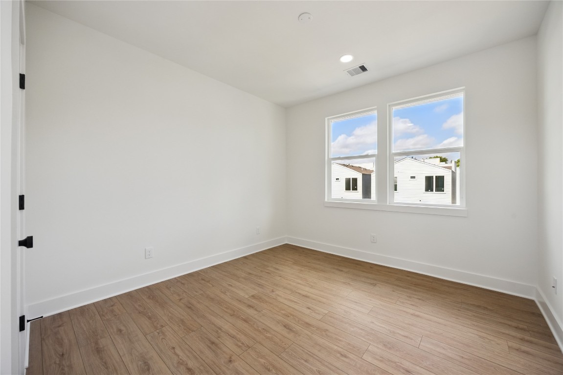 835 Rachel Street, Unit B Houston, TX 77091 - Photo 20 of 22 3rd Floor Bedroom