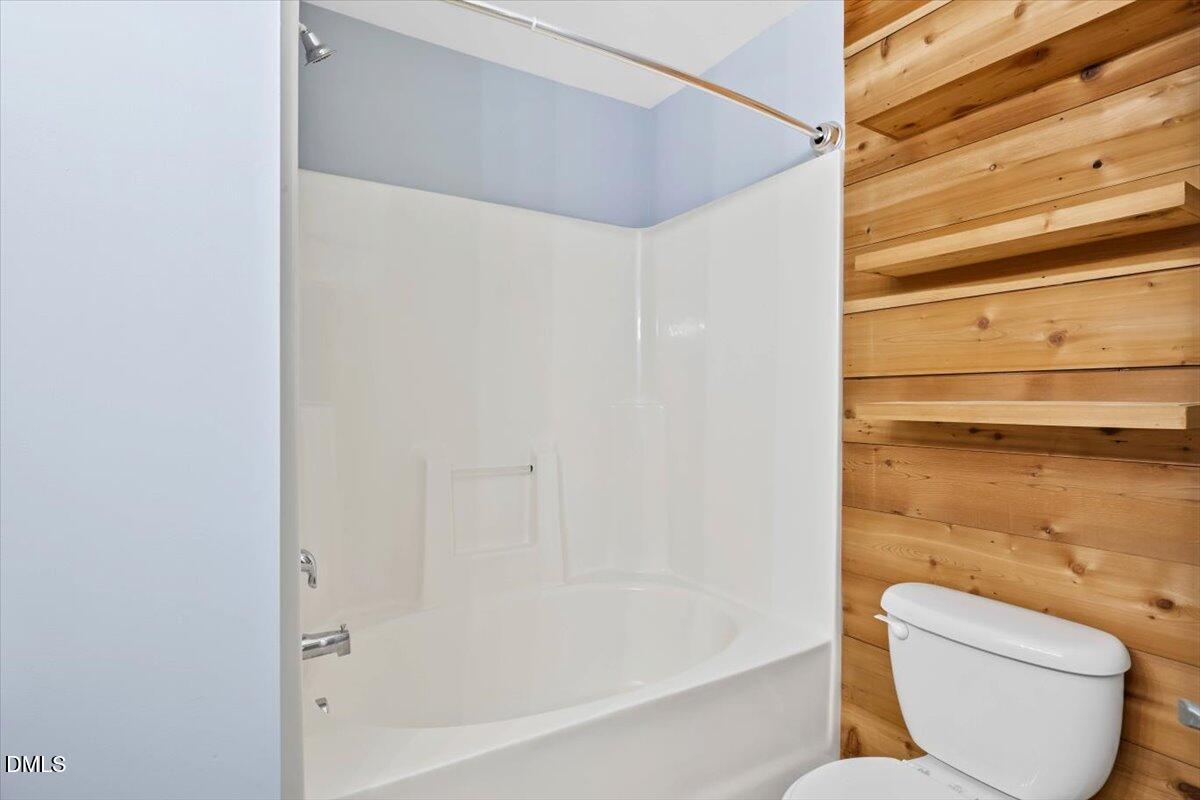 8751 Cypress Grove Run Raleigh, NC 27612 - Photo 21 of 33 second floor full bath