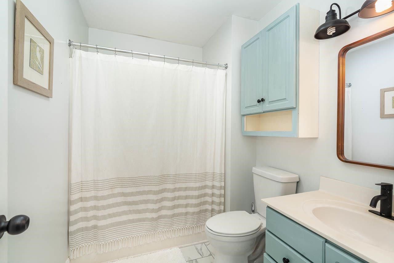 1128 Berwyn Way Raleigh, NC 27615 - Photo 13 of 27 Upstairs Hall Bathroom