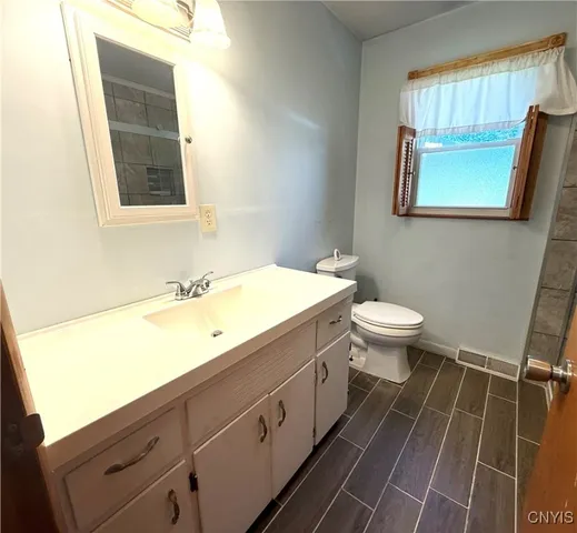 $194,900 | 103 Fairway Drive, New Hartford, NY 13417