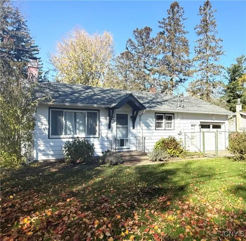 $194,900 | 103 Fairway Drive, New Hartford, NY 13417