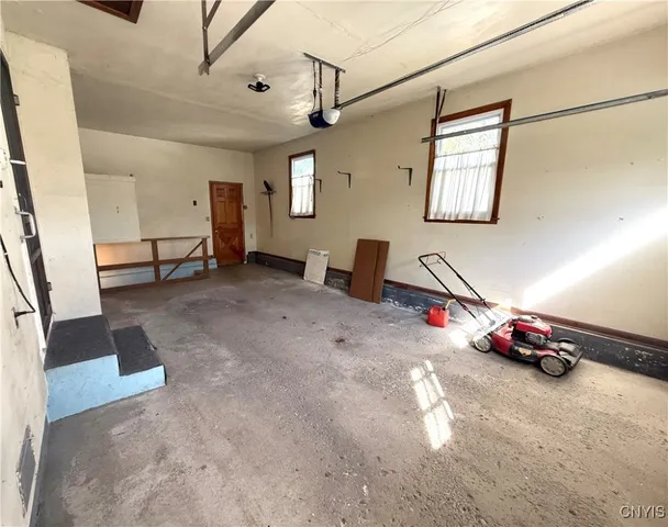 $194,900 | 103 Fairway Drive, New Hartford, NY 13417