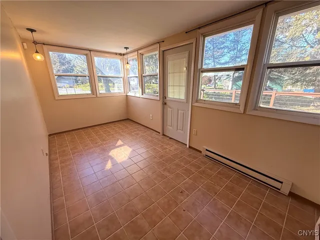 $194,900 | 103 Fairway Drive, New Hartford, NY 13417