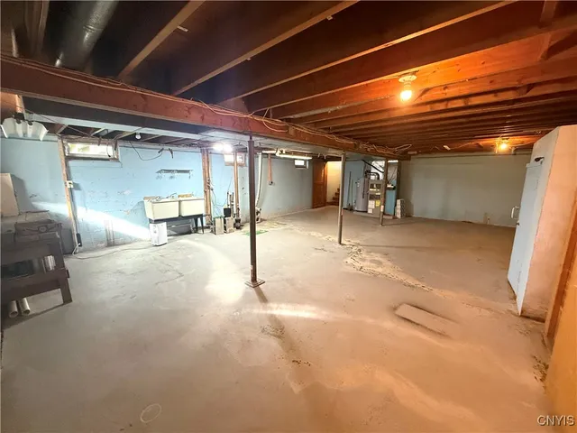 $194,900 | 103 Fairway Drive, New Hartford, NY 13417