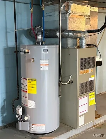 $194,900 | 103 Fairway Drive, New Hartford, NY 13417