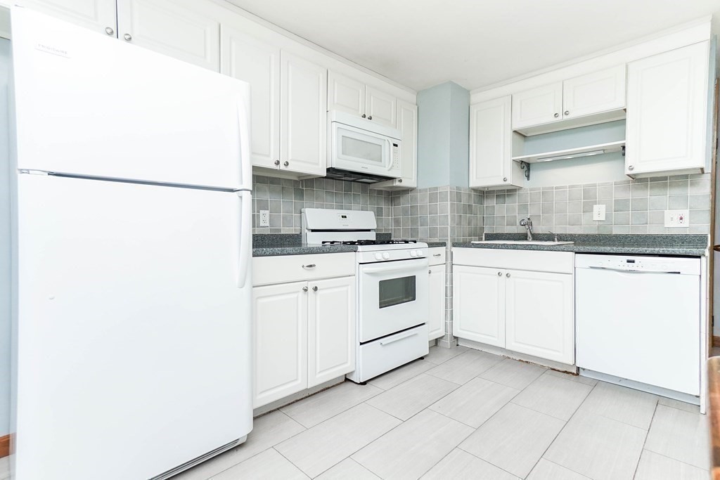 45 Birch Road Framingham, MA 01701 - Photo 5 of 25 Gallery Image 5
