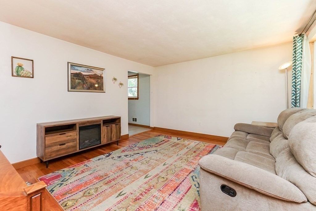 45 Birch Road Framingham, MA 01701 - Photo 9 of 25 Gallery Image 9