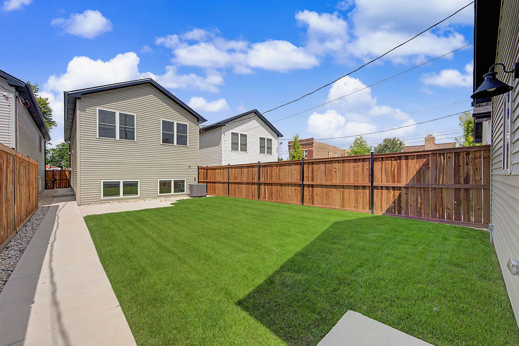 555 North Springfield Avenue Chicago, IL 60624 - Photo 31 of 32