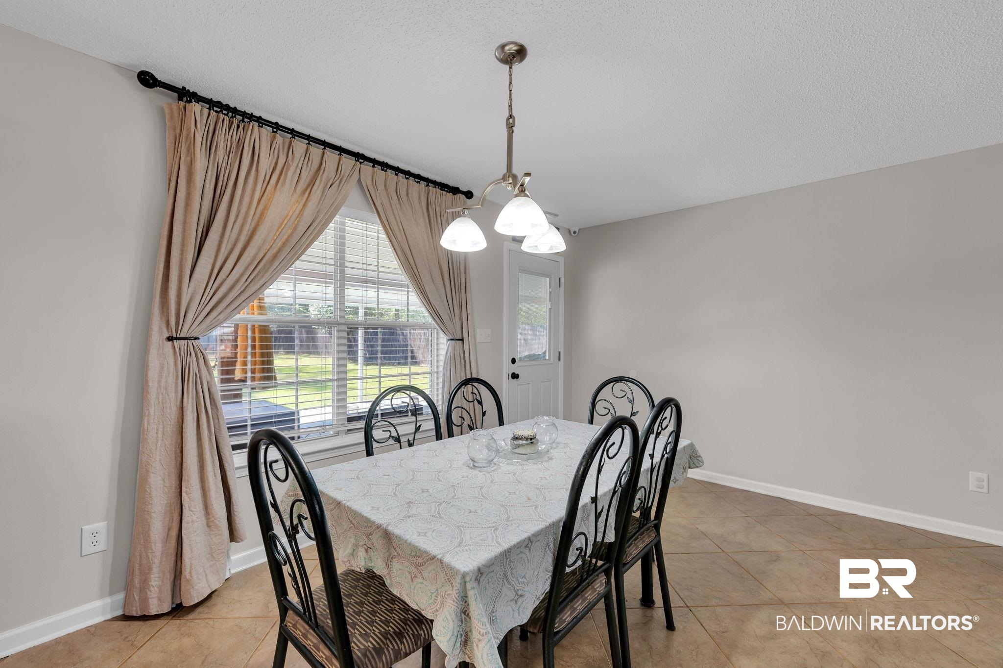 11252 Lark Avenue Fairhope, AL 36532 - Photo 8 of 31