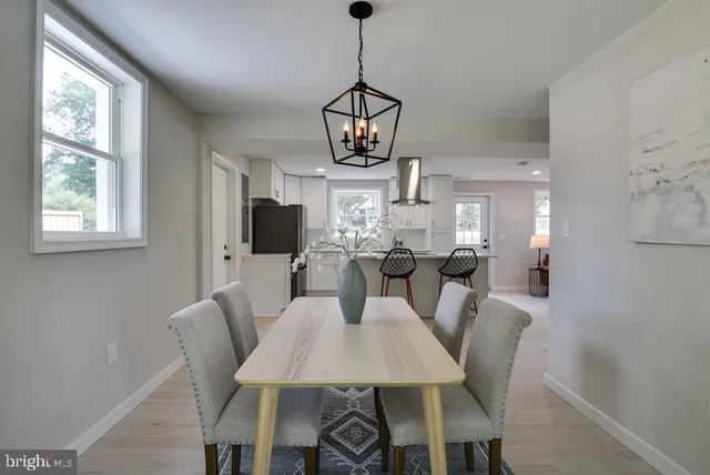 $639,900 | 8426 Woodlawn Street, Alexandria, VA 22309