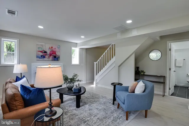 $639,900 | 8426 Woodlawn Street, Alexandria, VA 22309
