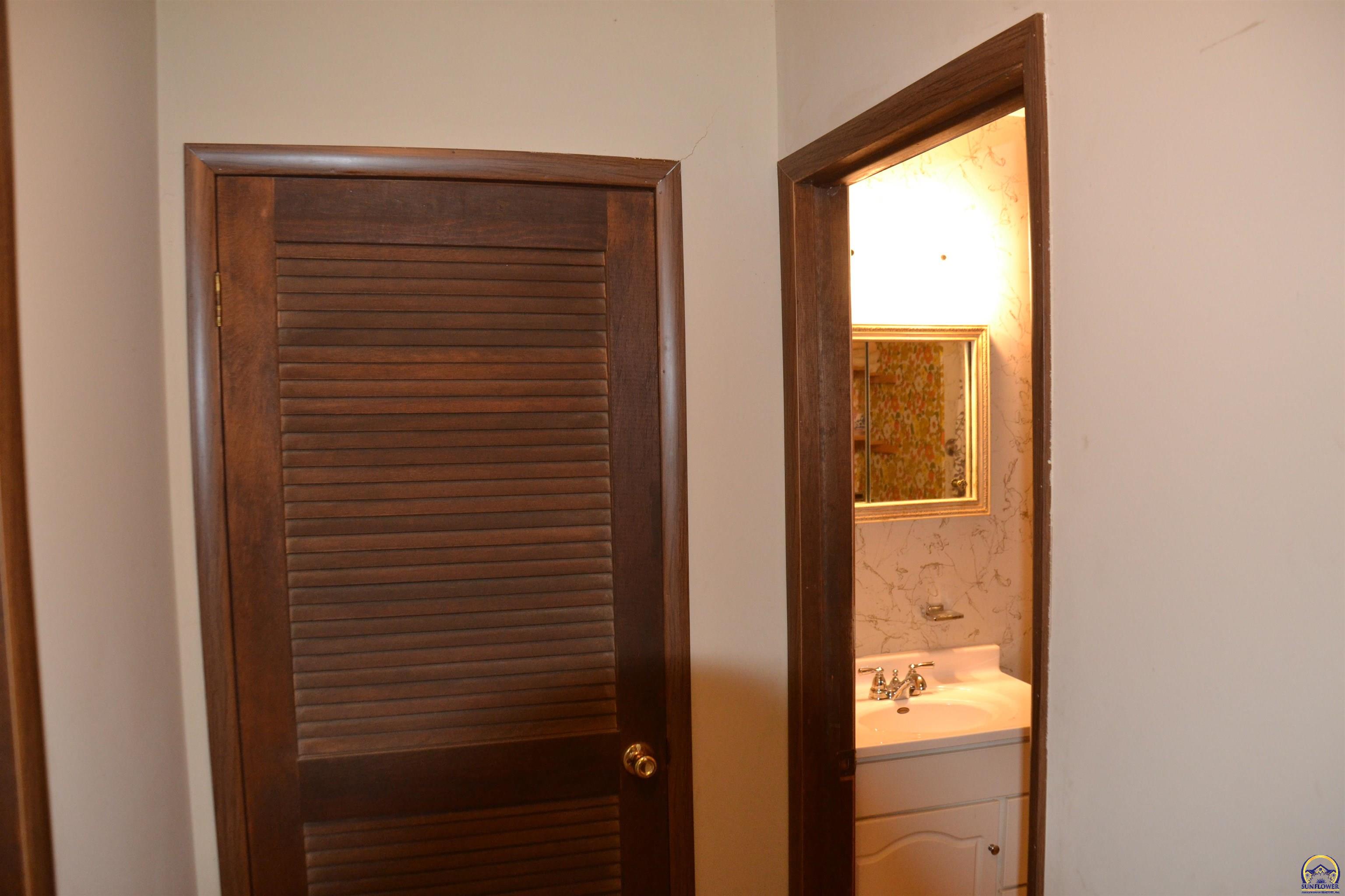 298 South Olivet Road Lebo, KS 66856 - Photo 11 of 24