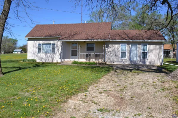$94,500 | 298 South Olivet Road, Lebo, KS 66856