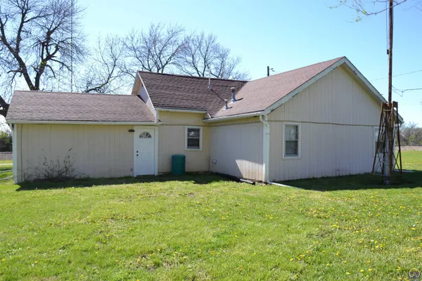 $94,500 | 298 South Olivet Road, Lebo, KS 66856