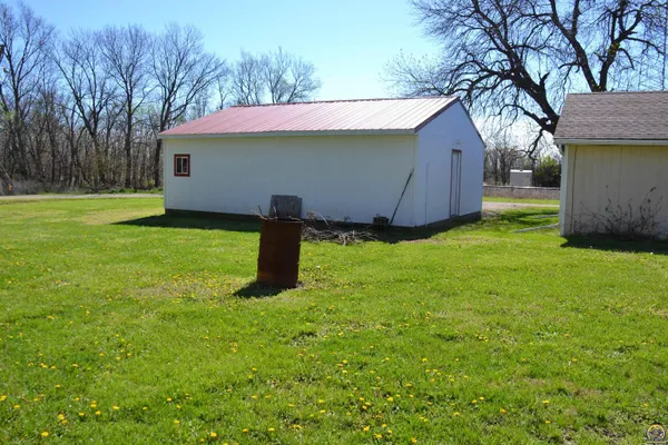 $94,500 | 298 South Olivet Road, Lebo, KS 66856