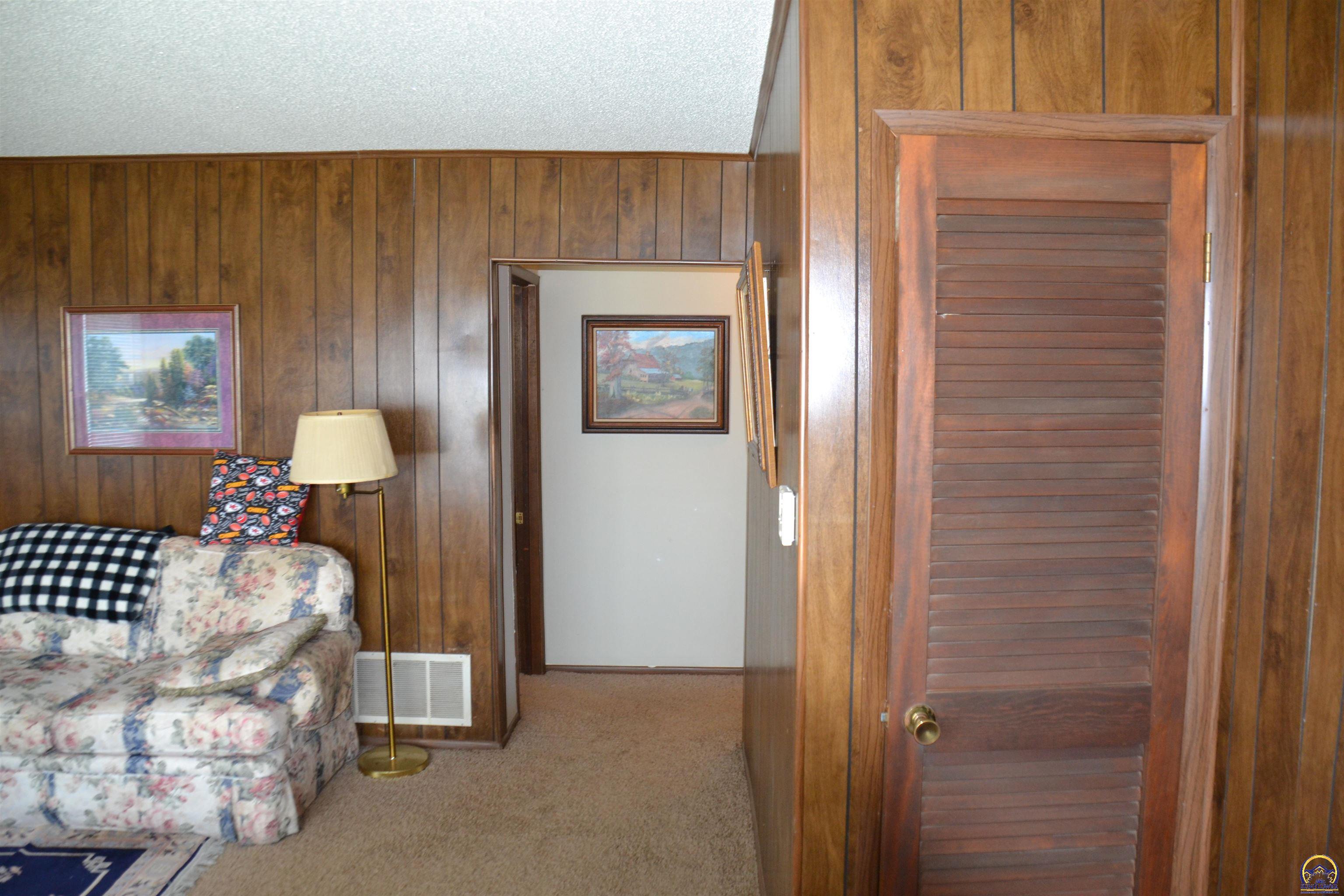 298 South Olivet Road Lebo, KS 66856 - Photo 6 of 24