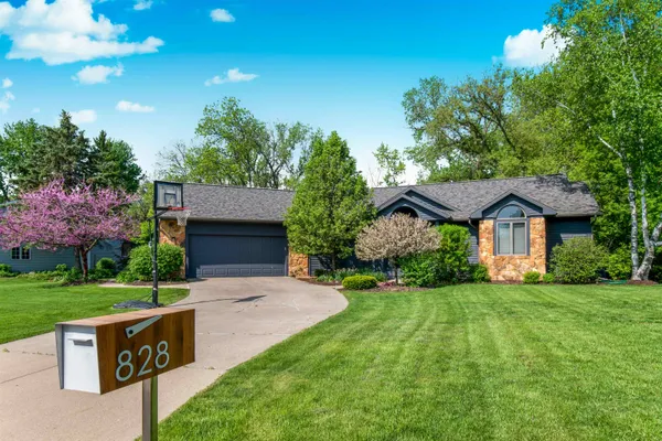 $750,000 | 828 Tamarack Way, Verona, WI 53593