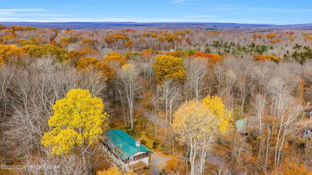 $375,000 | 1769 Stag Run, Pocono Lake, PA 18347