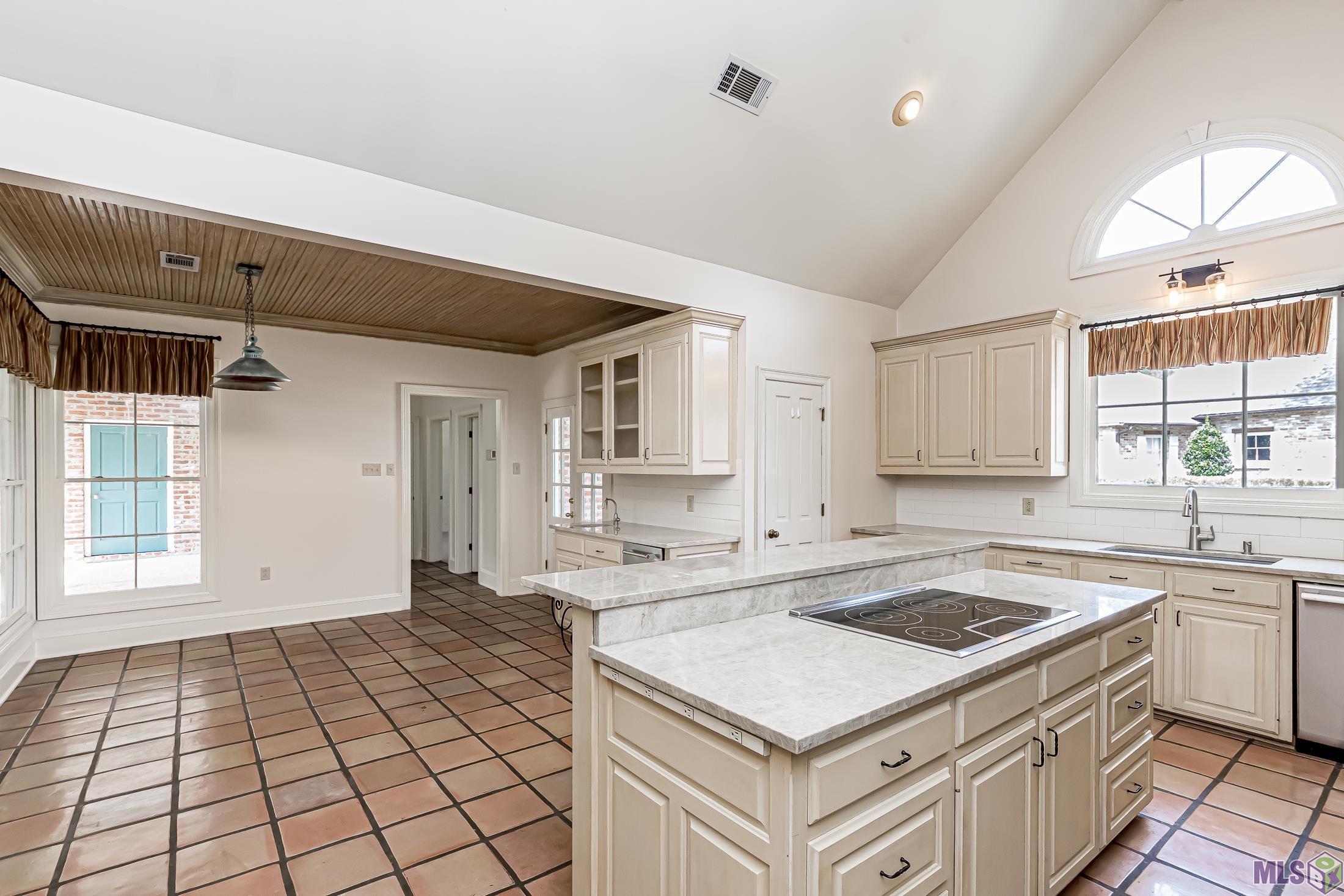 17747 Inverness Avenue Baton Rouge, LA 70810 - Photo 11 of 33 Kitchen
