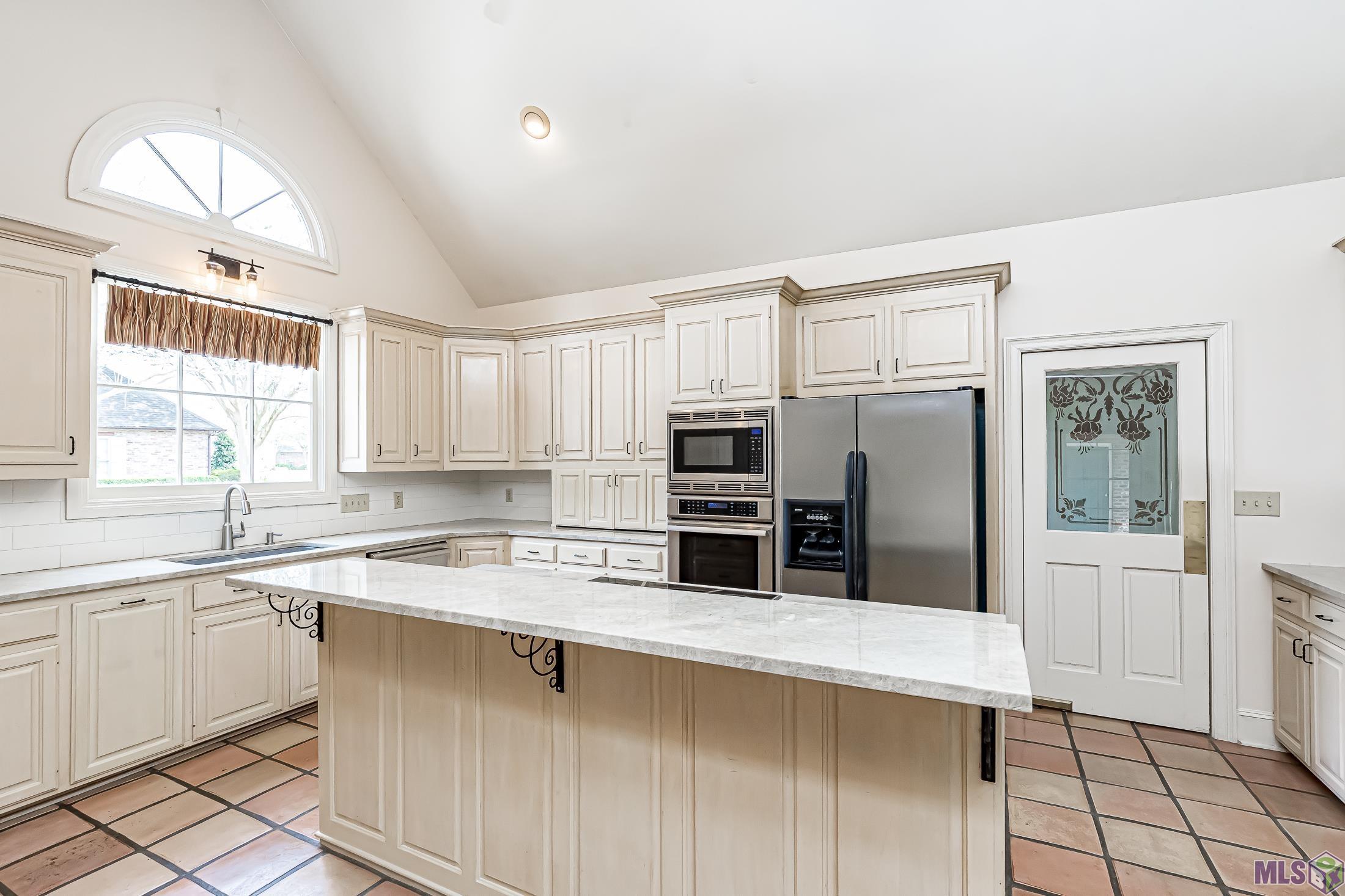 17747 Inverness Avenue Baton Rouge, LA 70810 - Photo 12 of 33 Kitchen