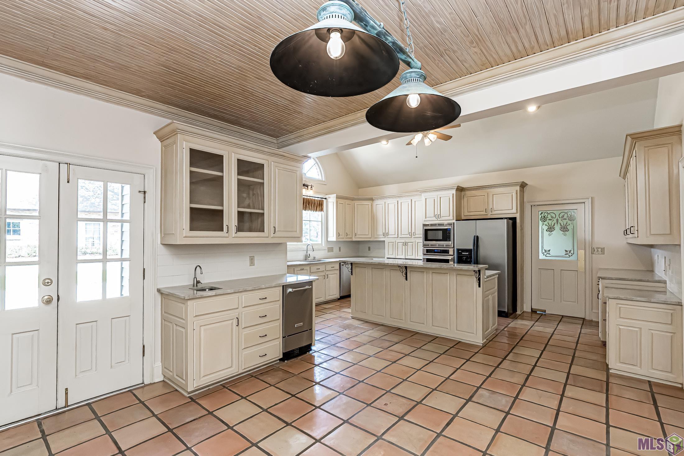 17747 Inverness Avenue Baton Rouge, LA 70810 - Photo 14 of 33 Breakfast Area