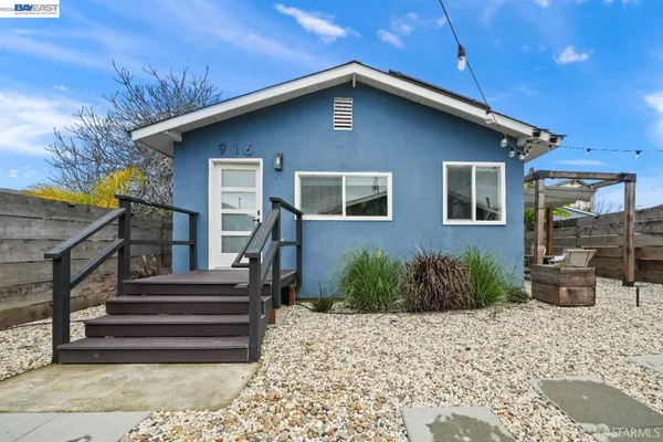 $2,000 | 916 44th Street, Oakland, CA 94608