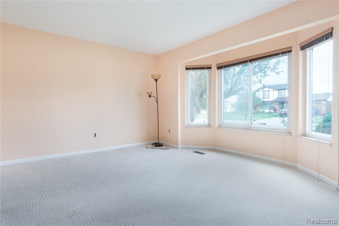35812 Shell Drive Sterling Heights, MI 48310 - Photo 7 of 33 35812 Shell (7).jpg
