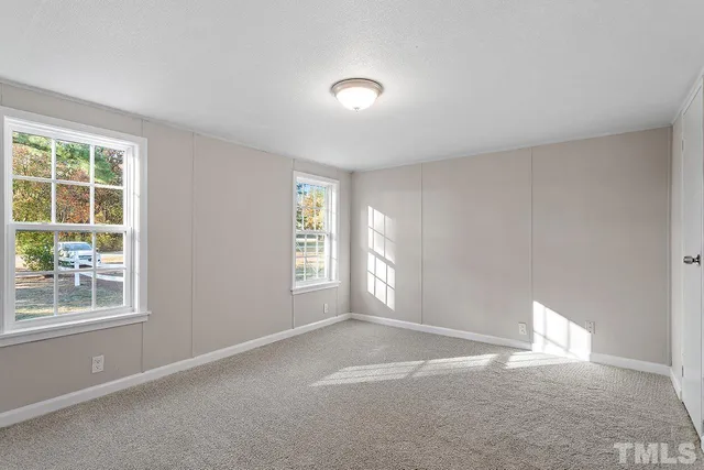 a view of empty room with window