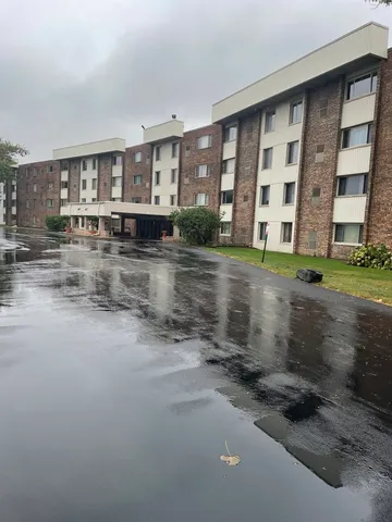 $164,900 | 841 North York Street, Unit 129, Elmhurst, IL 60126