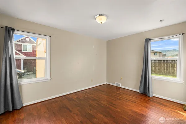 $385,000 | 565 Crawford Avenue, Wenatchee, WA 98801