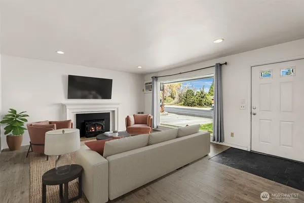 $385,000 | 565 Crawford Avenue, Wenatchee, WA 98801